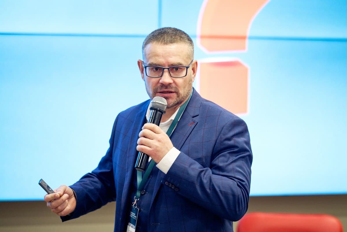 Руслан Назипов